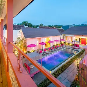 Pinkprivate Balangan - For Cool Adults Only Frühstückspension
